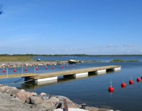 Pontony z drewnianym pokładem na pływakach betonowych, Top Marine, info@topmarine.pl, www.topmarine.pl